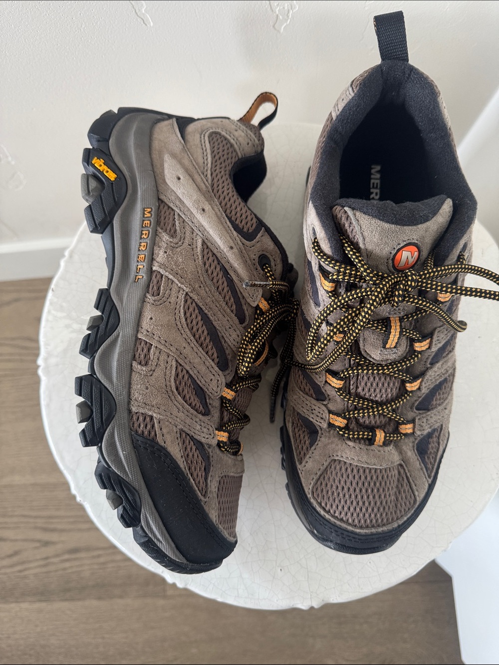 Merrell MOAB 2 VENT Vibram Men's Walnut Trail Hiking Performance Shoes Size 9